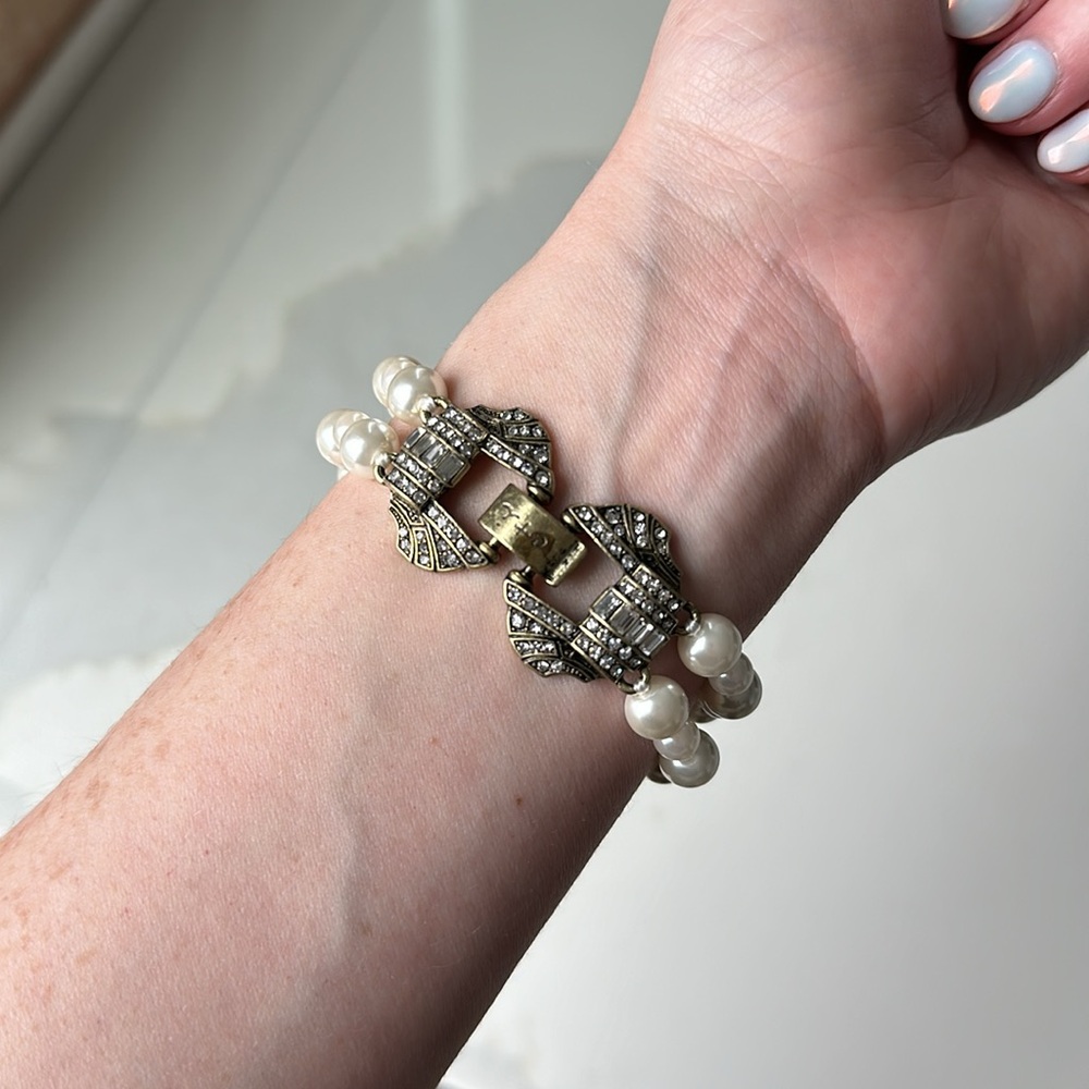🤍Chloe + Isabel Heirloom Pearl Statement Bracelet - Picture 6 of 9